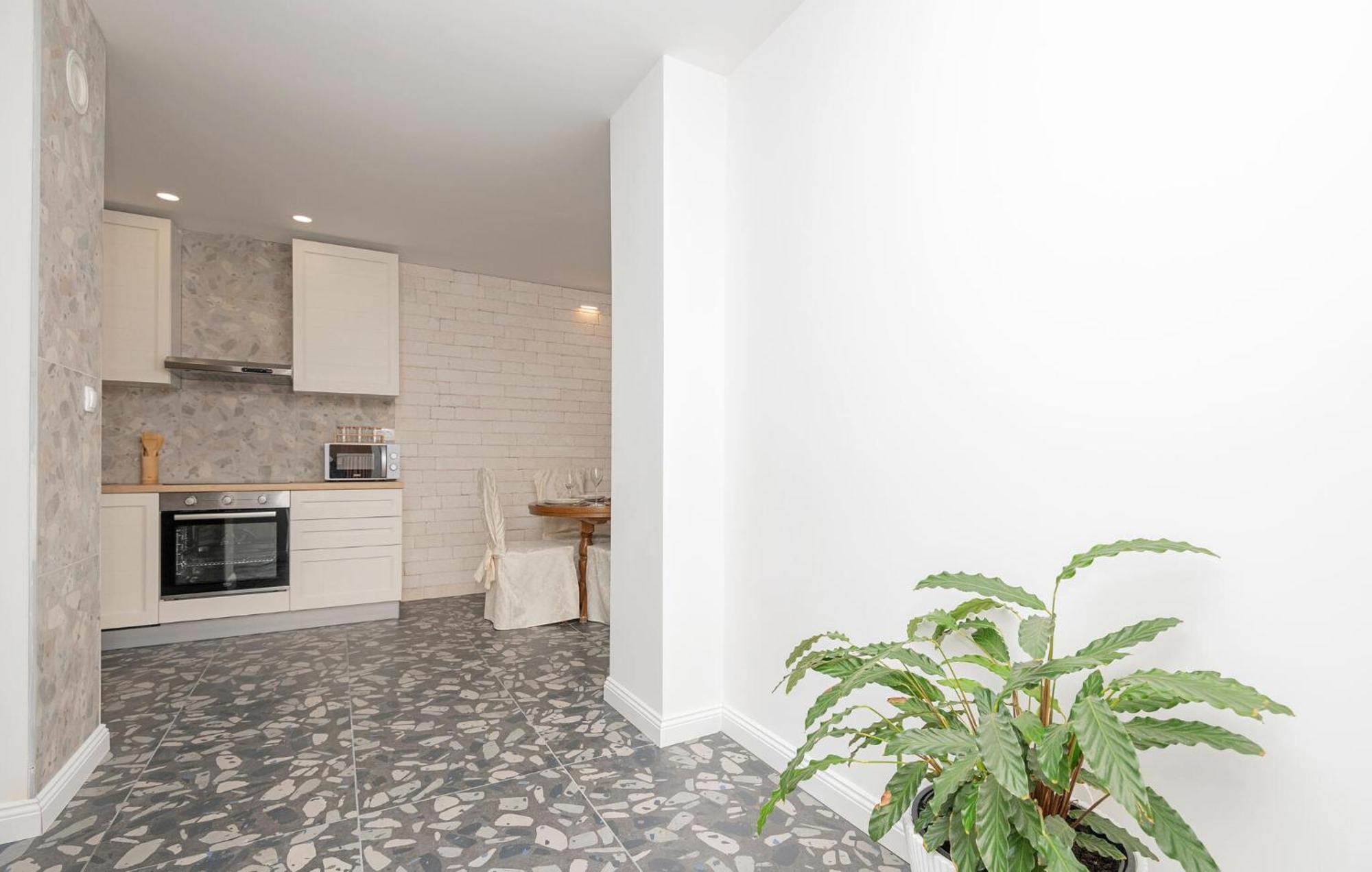 Cozy Apartment In Makarska With Kitchen Zewnętrze zdjęcie
