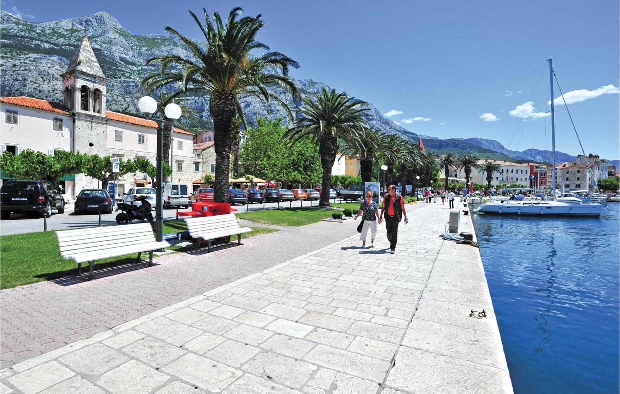 Cozy Apartment In Makarska With Kitchen Zewnętrze zdjęcie