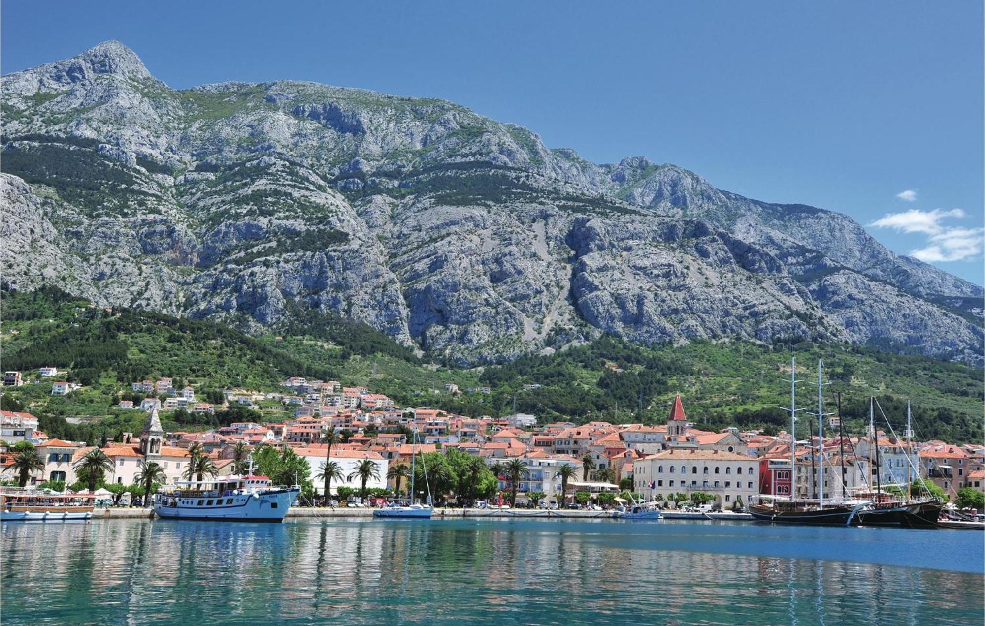Cozy Apartment In Makarska With Kitchen Zewnętrze zdjęcie